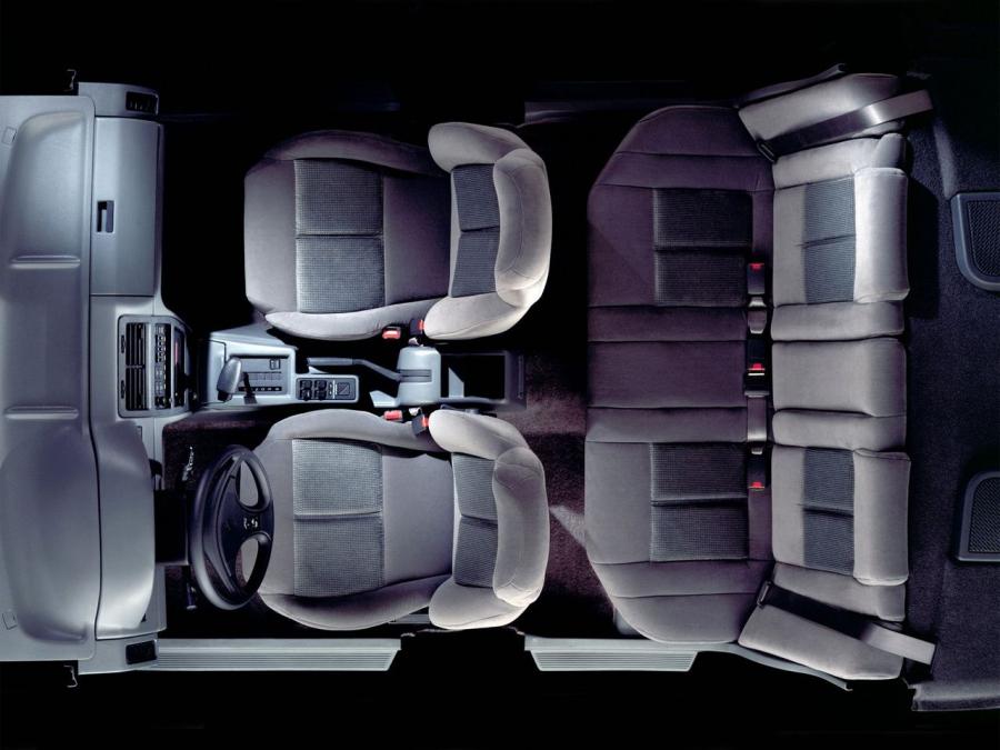 Интерьер Saturn SL 1990 года  (фото 10 из 11)